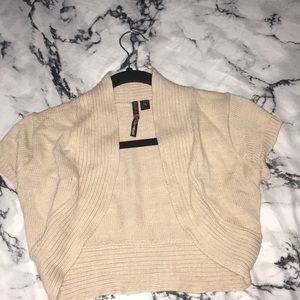 Nude crop top cardigan🌸